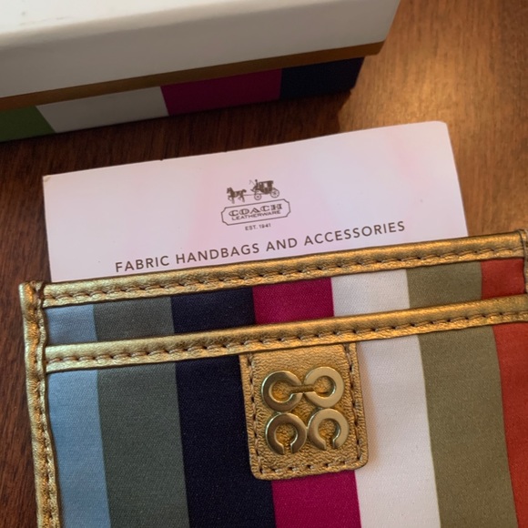 Coach • Y2K Wallet - Picture 2 of 4